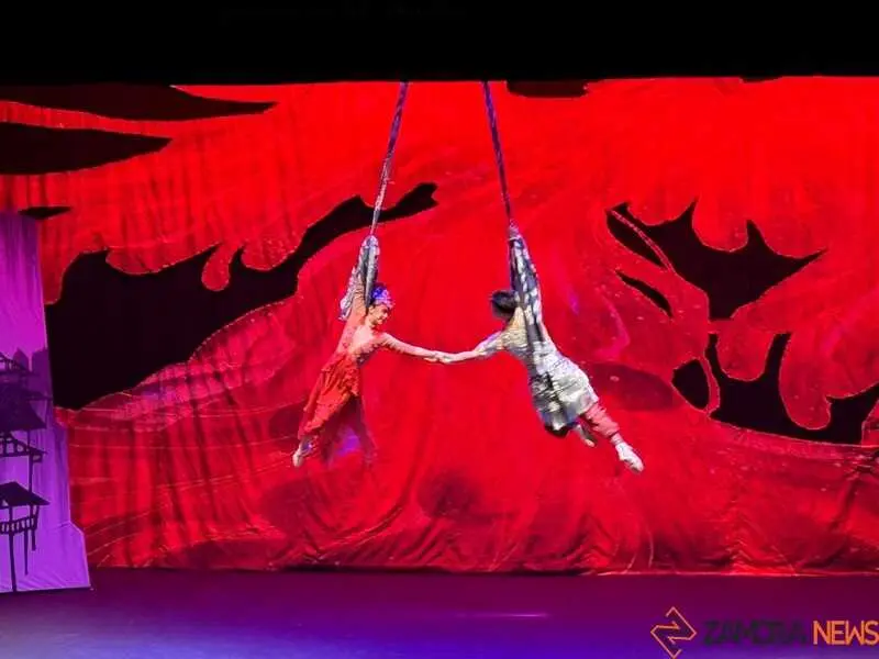  Gran Circo Acrobático de China_16