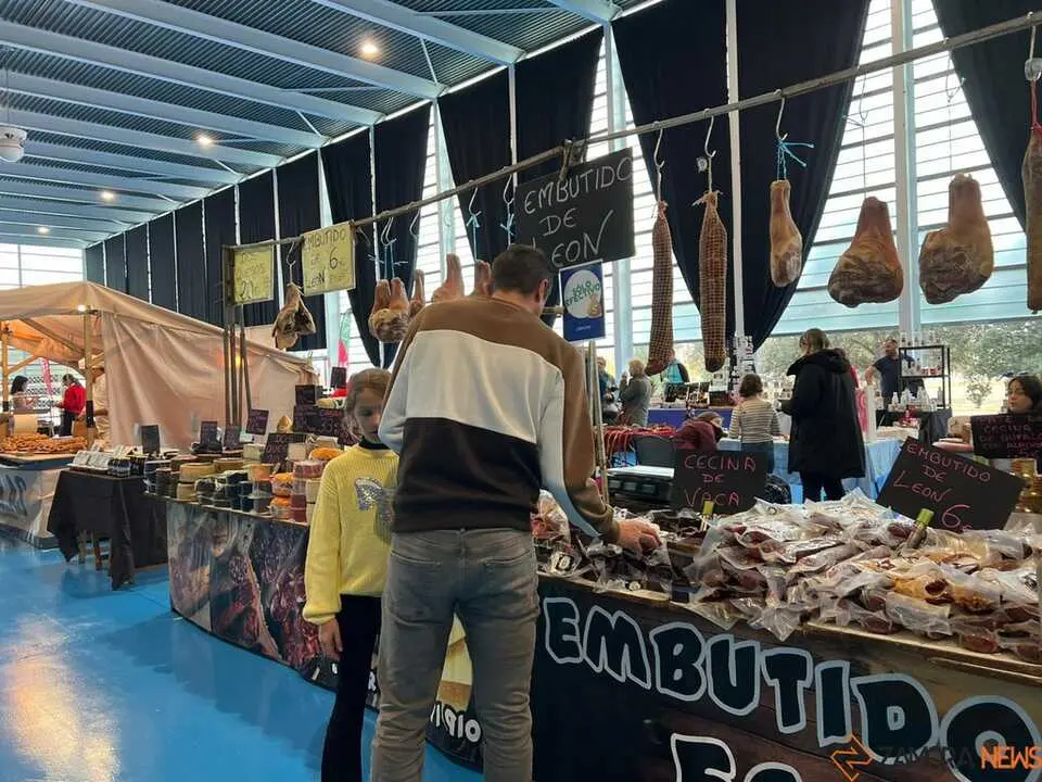 Mercado de Artesan&iacute;a y Alimentaci&oacute;n _2