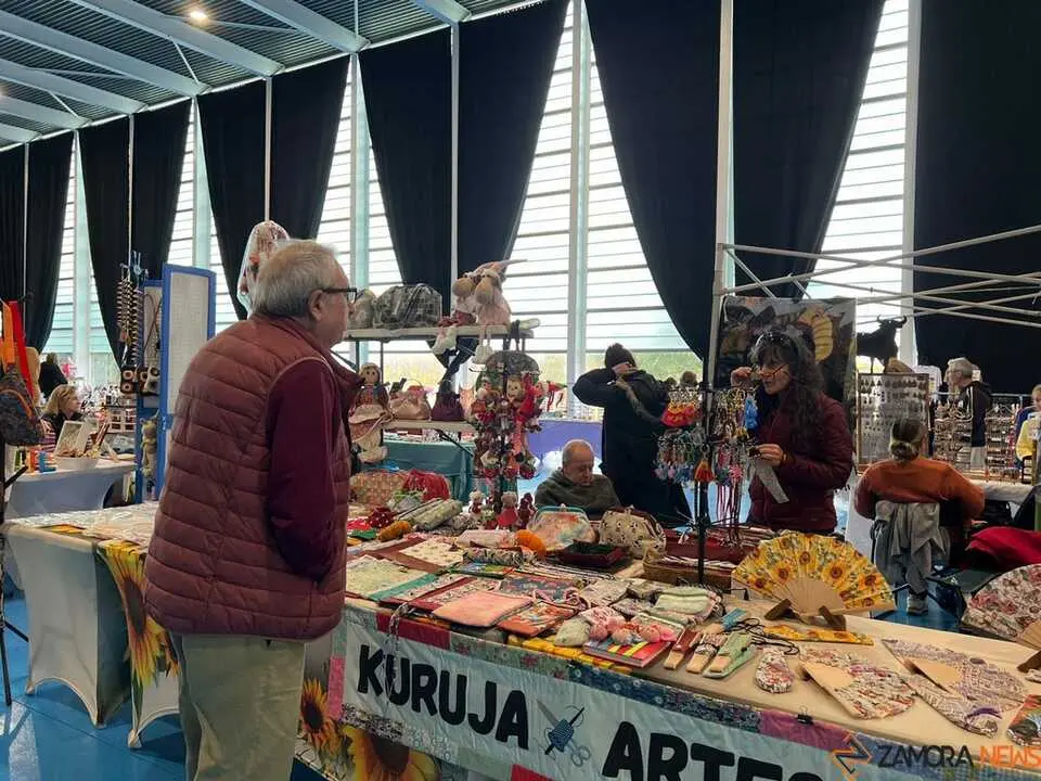 Mercado de Artesan&iacute;a y Alimentaci&oacute;n _11