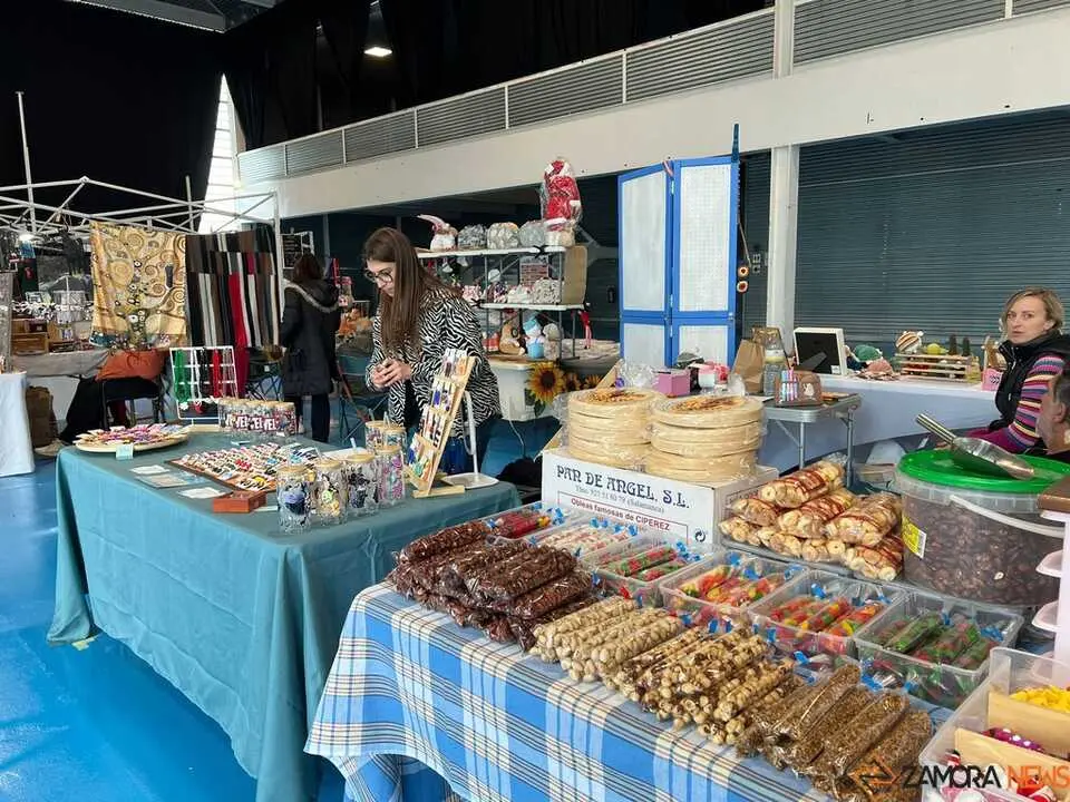 Mercado de Artesan&iacute;a y Alimentaci&oacute;n _23