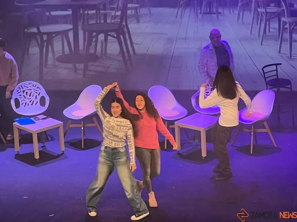 Más allá, el musical _8