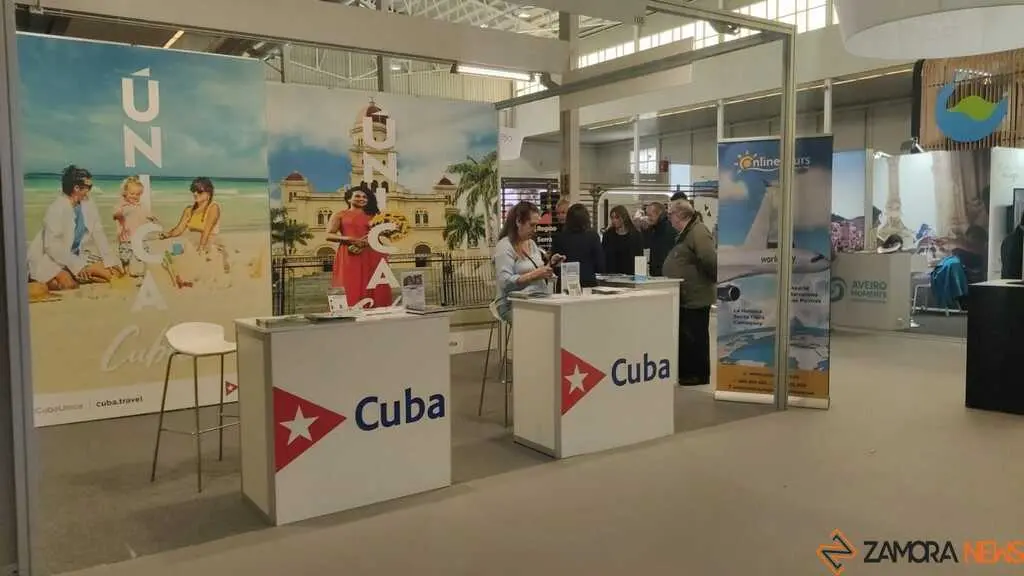 Gran ambiente en INTUR Domingo _4