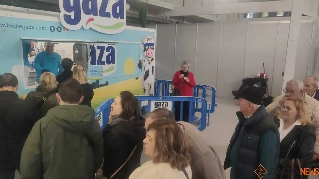 Gran ambiente en INTUR Domingo _5