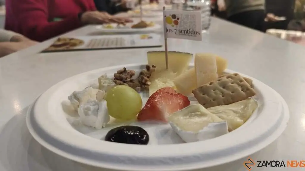 Gran ambiente en INTUR Domingo _15