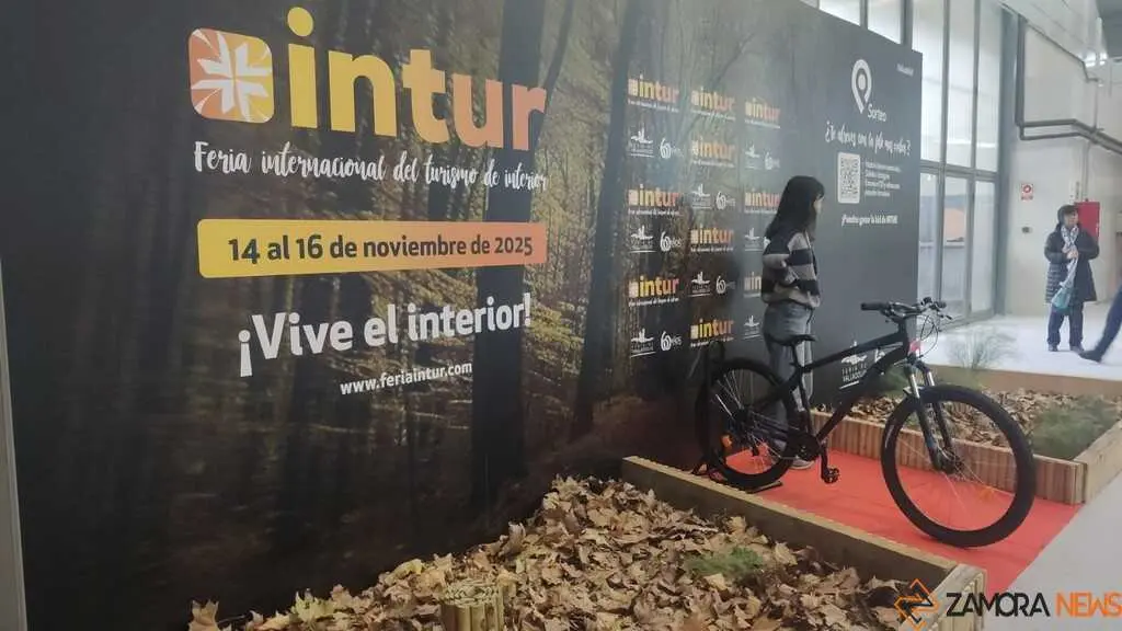 Gran ambiente en INTUR Domingo _18