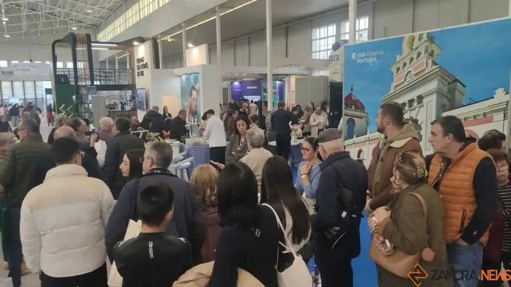 Gran ambiente en INTUR Domingo _20