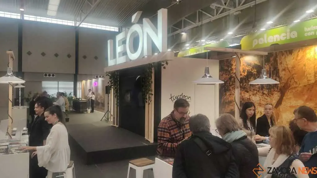 Gran ambiente en INTUR Domingo_24