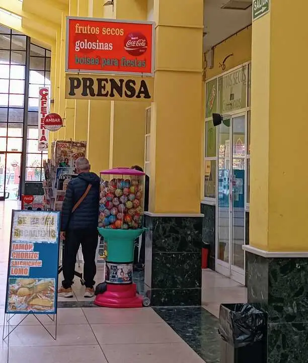 Negocio en estación de autobuses de Zamora