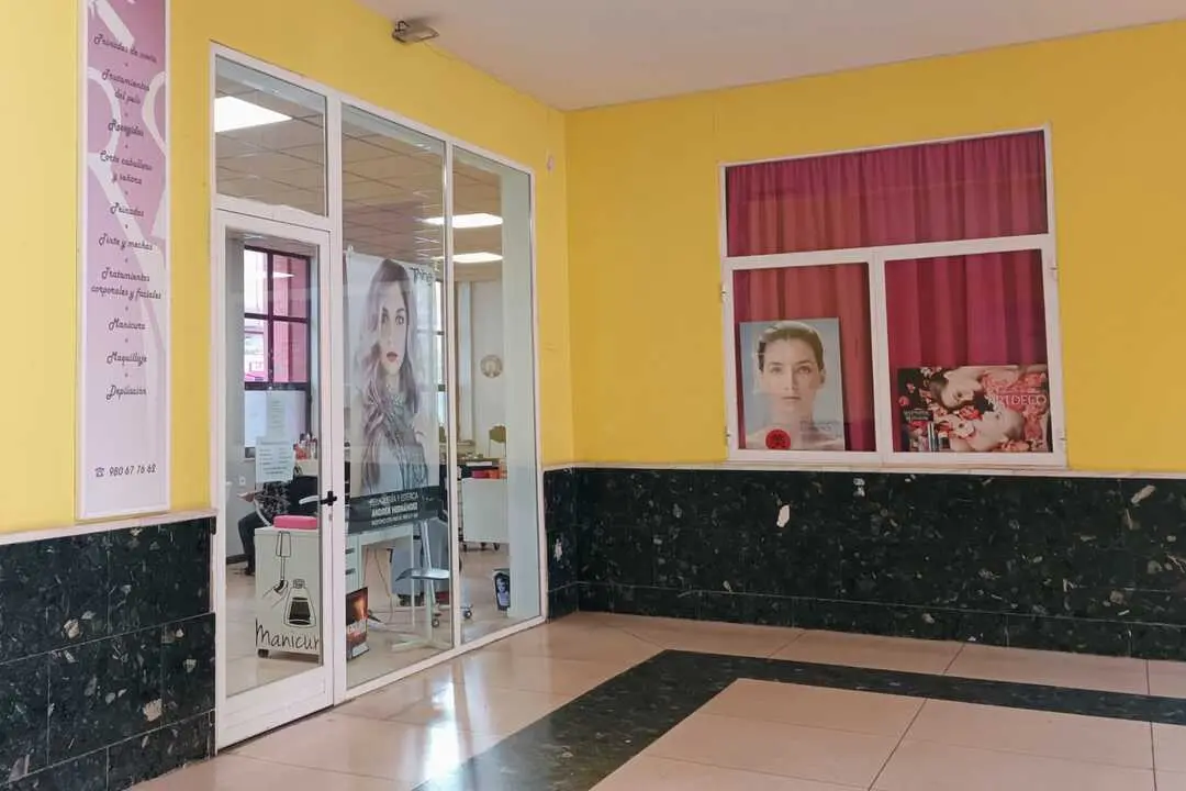 Peluquer&iacute;a Andrea Hern&aacute;ndez en la estaci&oacute;n de autobuses