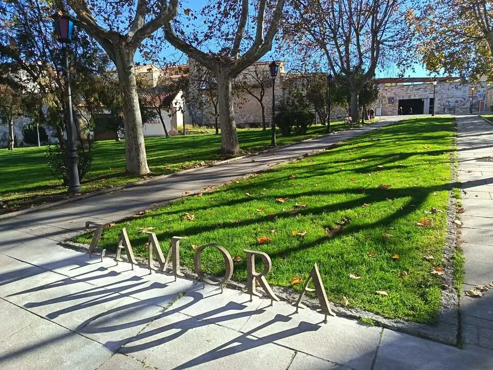 Letras de Zamora en San Mart&iacute;n