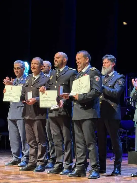 entrega de medallas Policía Local. IMAGEN CEDIDA (1)