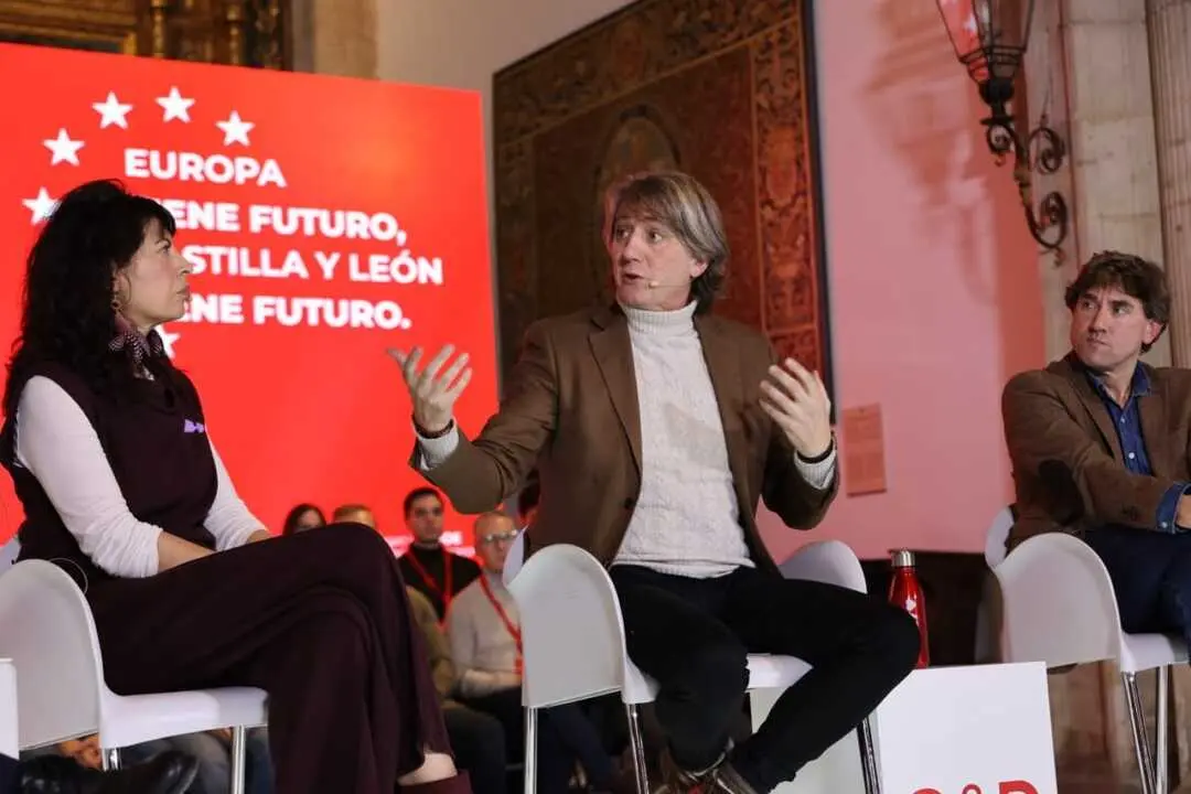 Carlos Martínez y Ana Redondo en el acto de clausura de la primera jornada de la Escuela de Gobierno del PSOECyL