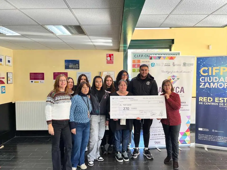 Alumnos FP Ciudad de Zamora  Zamora donan AZAYCA