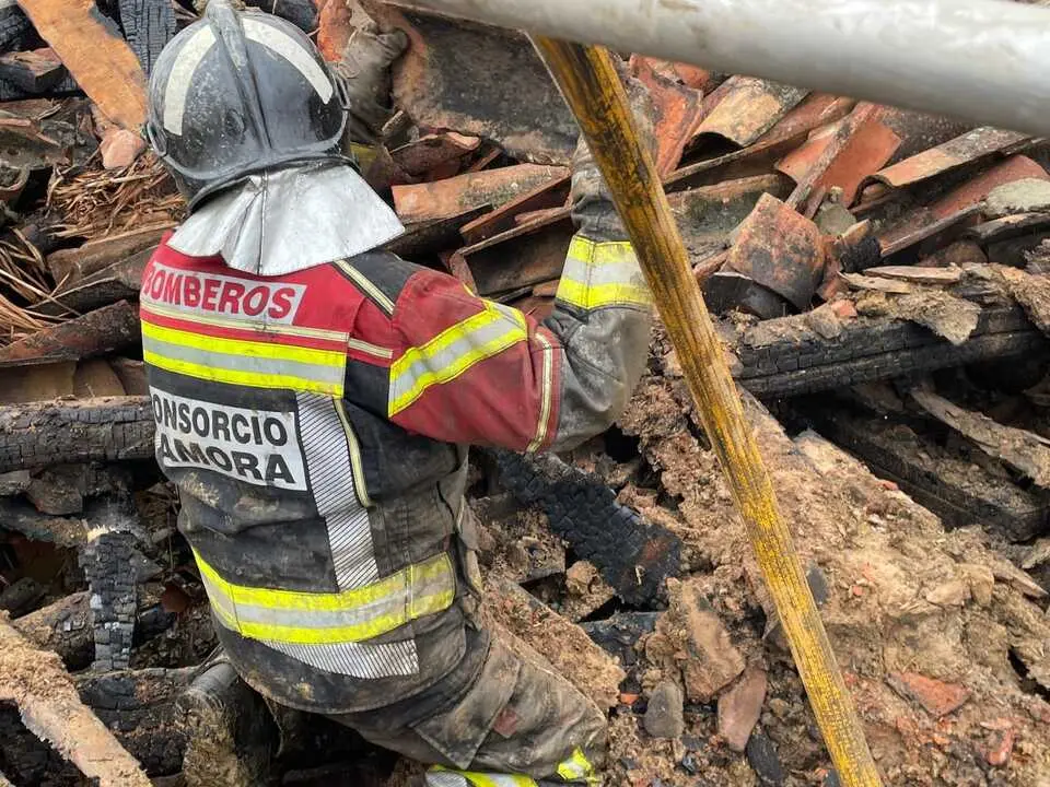 Bomberos en una de las intervenciones en Benavente