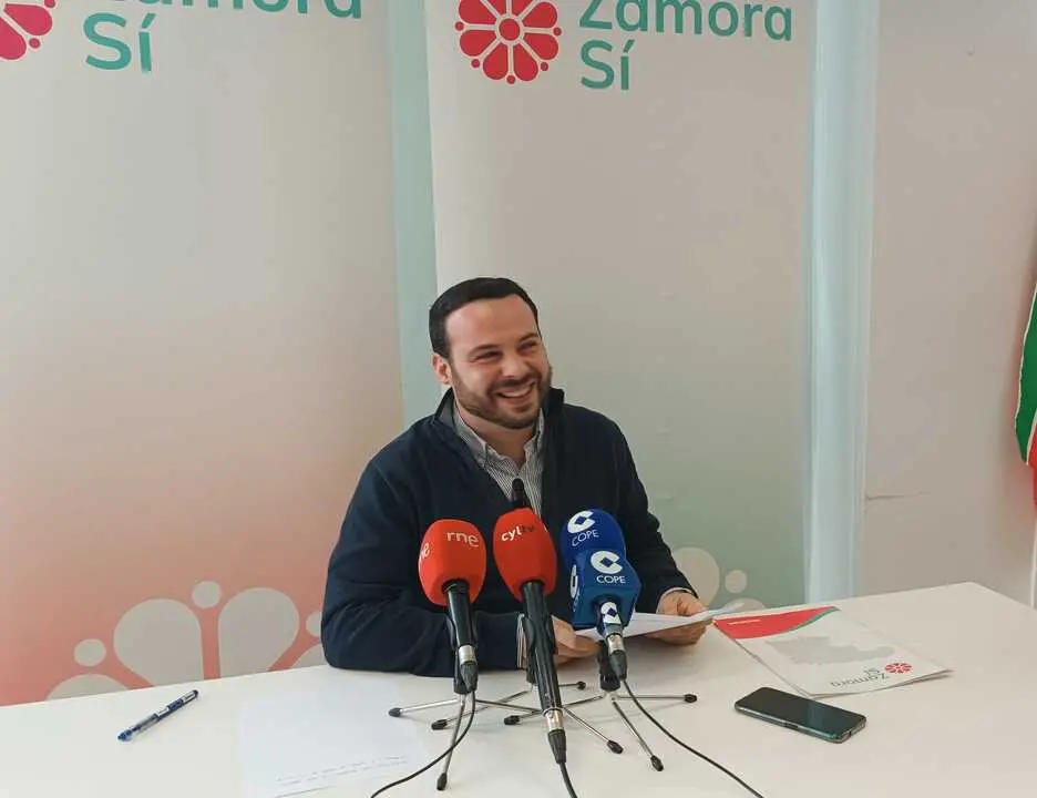 Eloy Tomé presenta las enmiendas a los Presupuestos en la sede de Zamora Sí