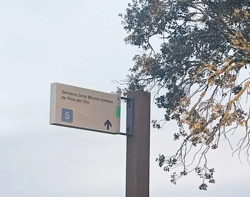 Señalización sendero en Pino del Oro.j4pg