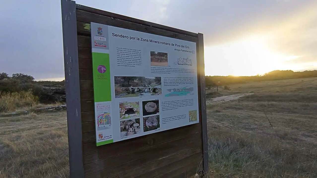 Panel explicativo en Pino del Oro