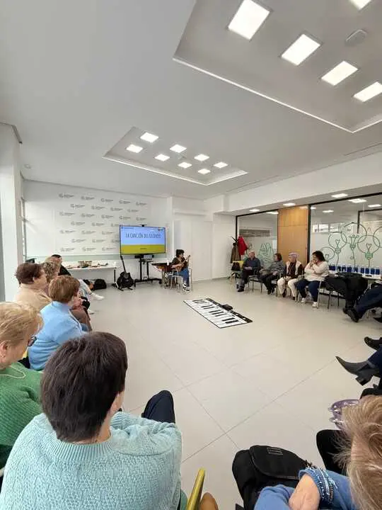 Taller de musicoterapia AECC Zamora (2)