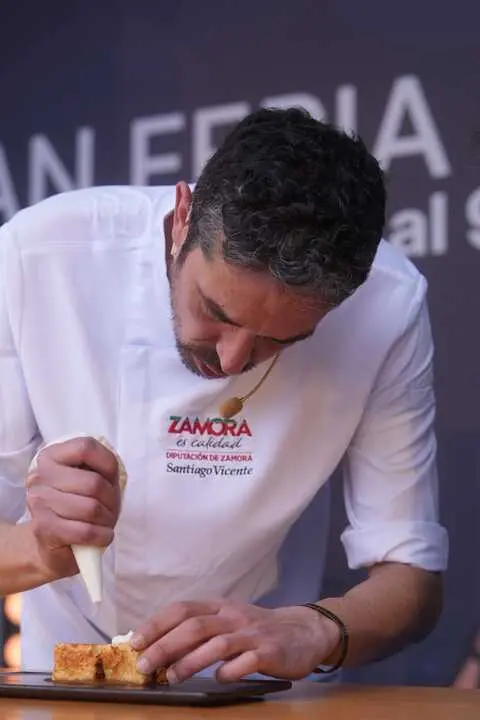  Showcooking con los chefs Santi Vicente y Diego Gallegos_12