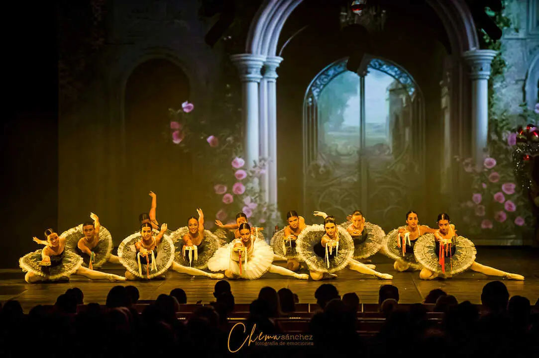 cascanueces_ballet_school