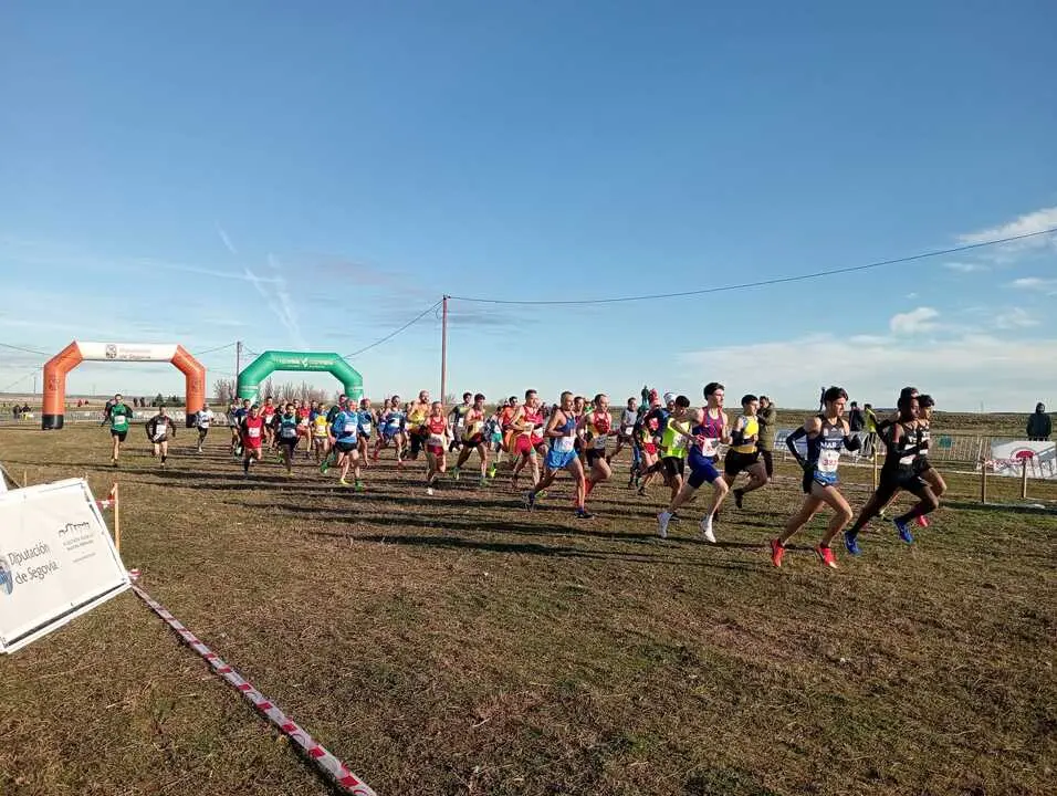 Salida de la carrera Master y Sub 20 en Cantimpalos