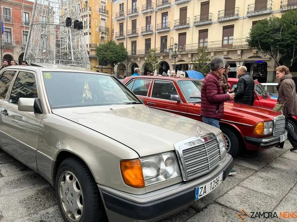 Vehículos clásicos III Día del Guardia Urbano _10