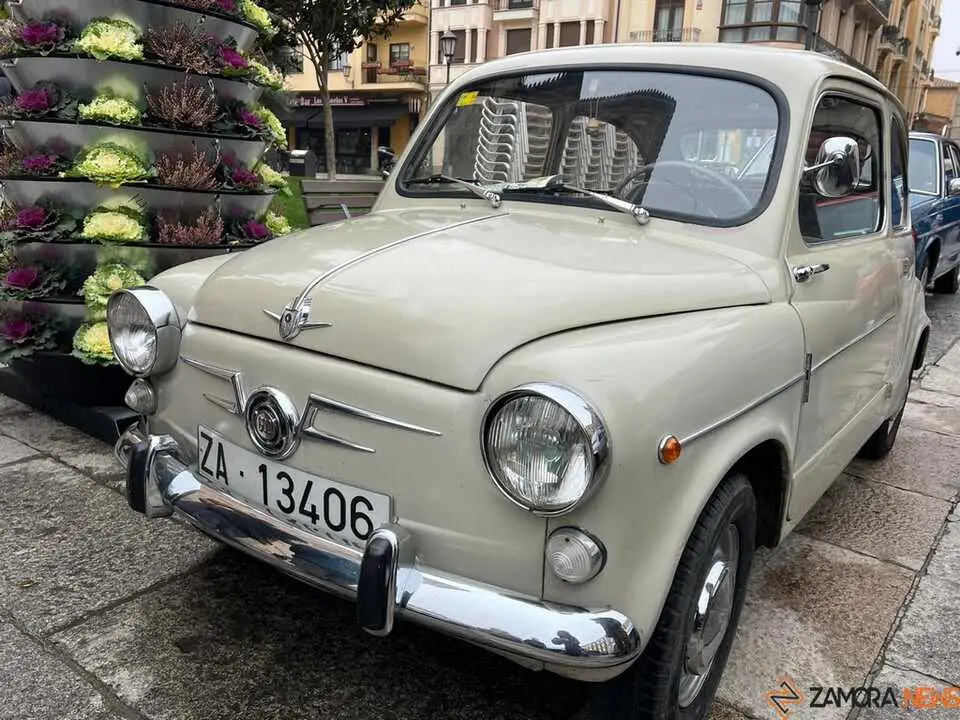 Vehículos clásicos III Día del Guardia Urbano _13