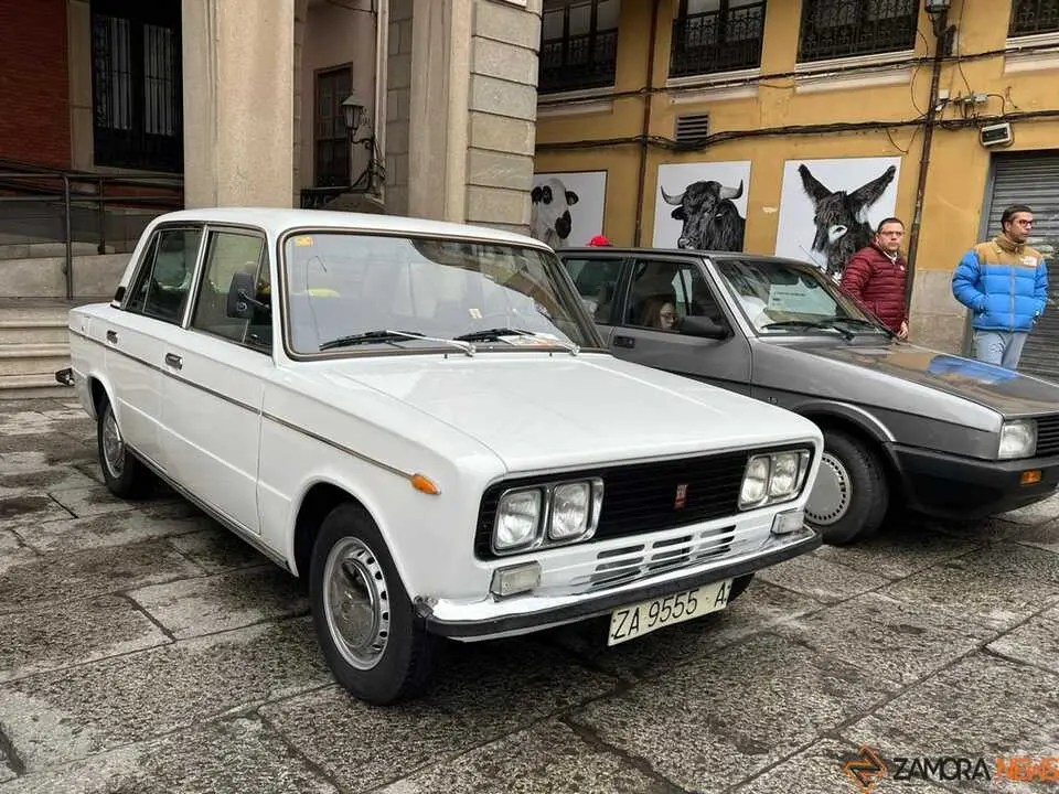 Vehículos clásicos III Día del Guardia Urbano _23