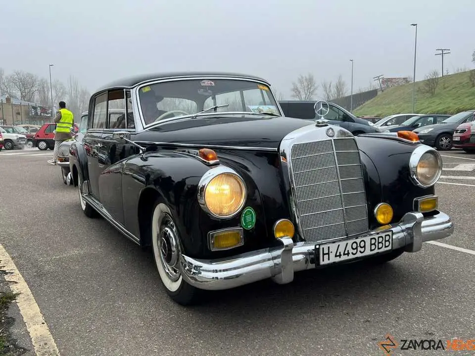 Vehículos clásicos III Día del Guardia Urbano _37