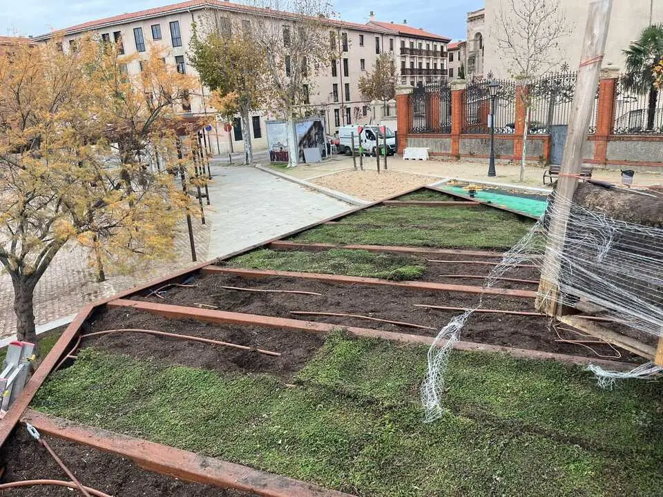 Jard&iacute;n Vertical Plaza de La Marina (6)