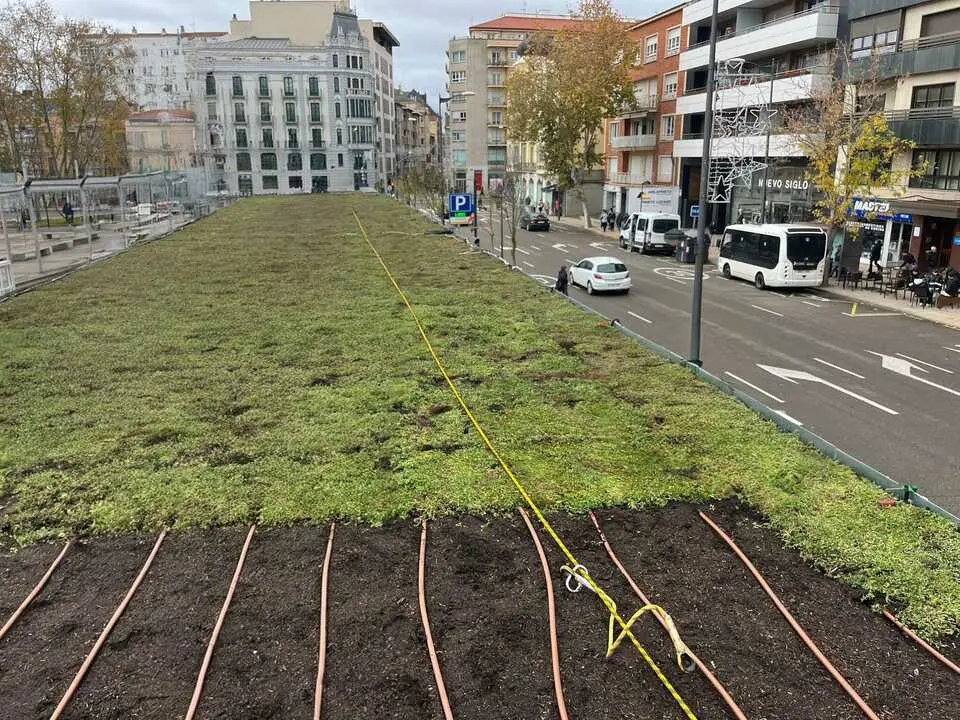 Jard&iacute;n Vertical Plaza de La Marina (2)