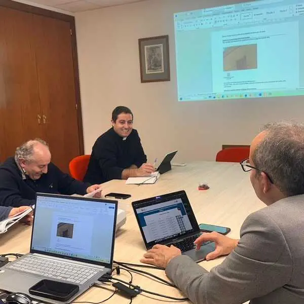 la Comisi&oacute;n Diocesana de Obras