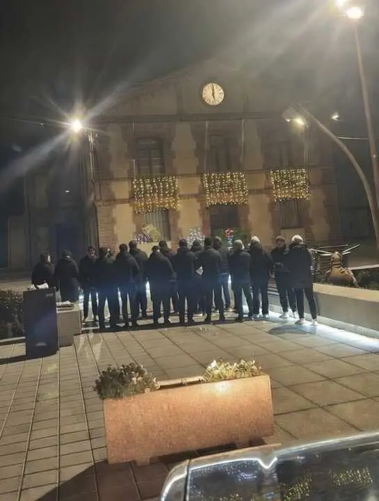 Grupo de vecinos de San Crist&oacute;bal de Entrevi&ntilde;as