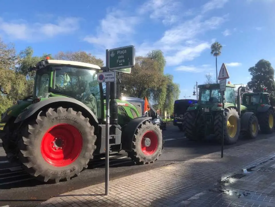 Tractores en Bruselas. Foto qcom.es