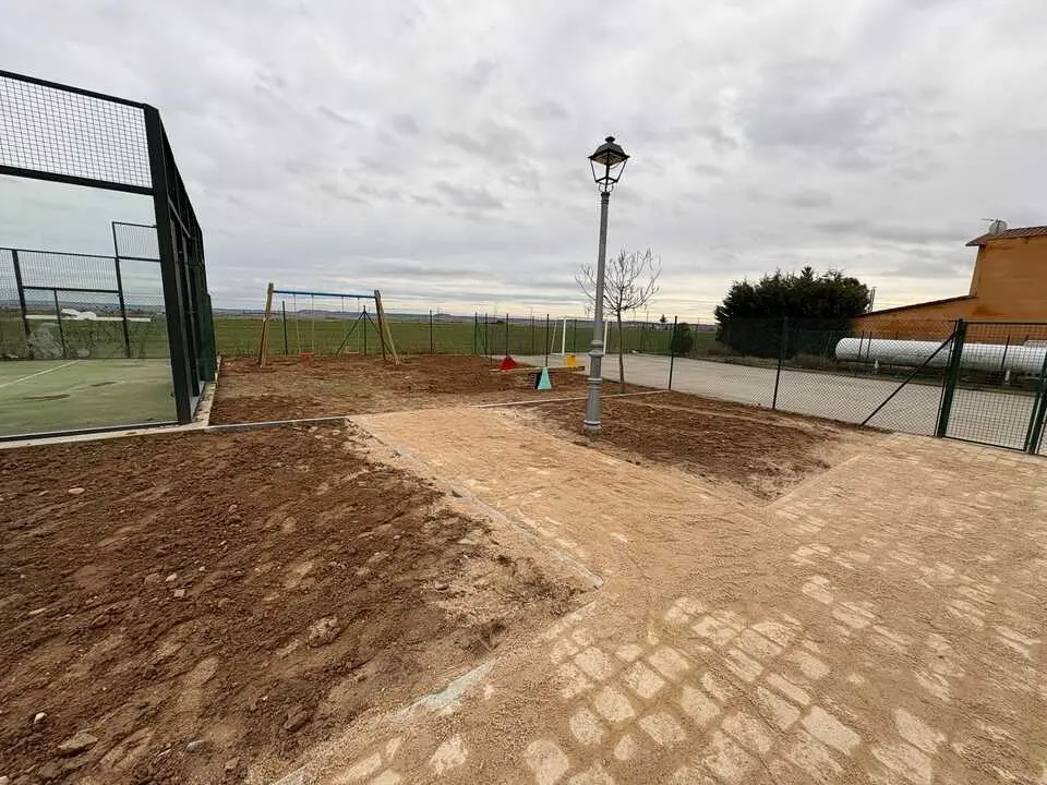 Casaseca de las Chanas parque infantil  primera fase _4