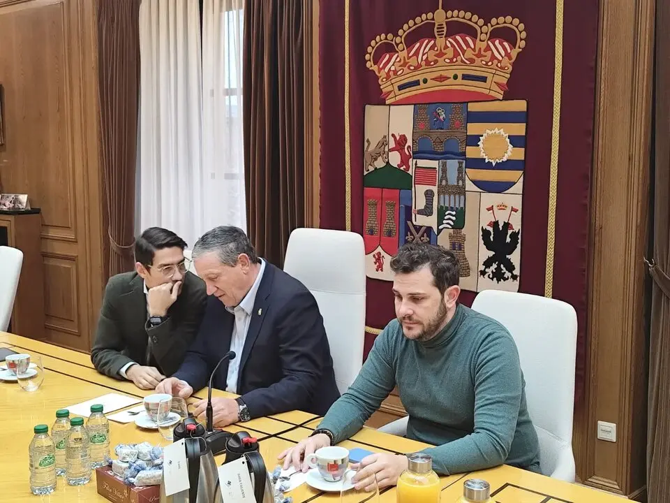 Reuni&oacute;n con los medios