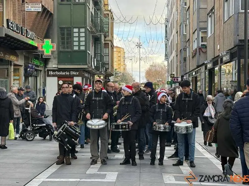 pasacalles protagonizado por la Banda de M&uacute;sica Maestro Nacor Blanco_3