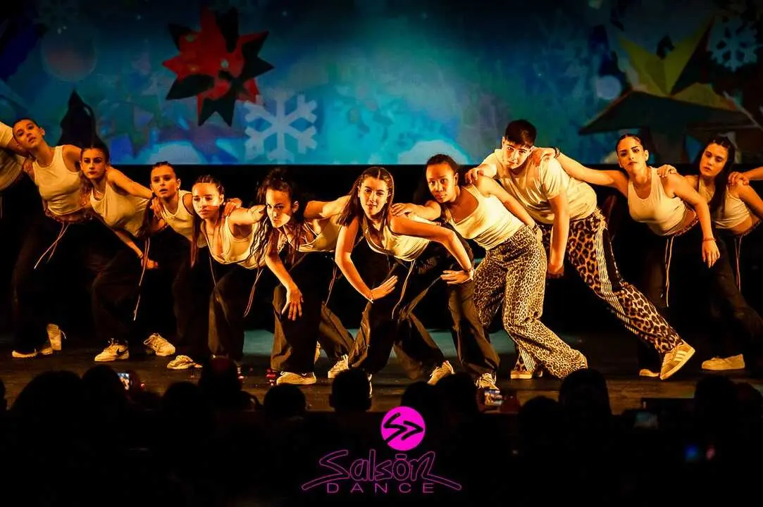 Sals&oacute;n Dance  (1)