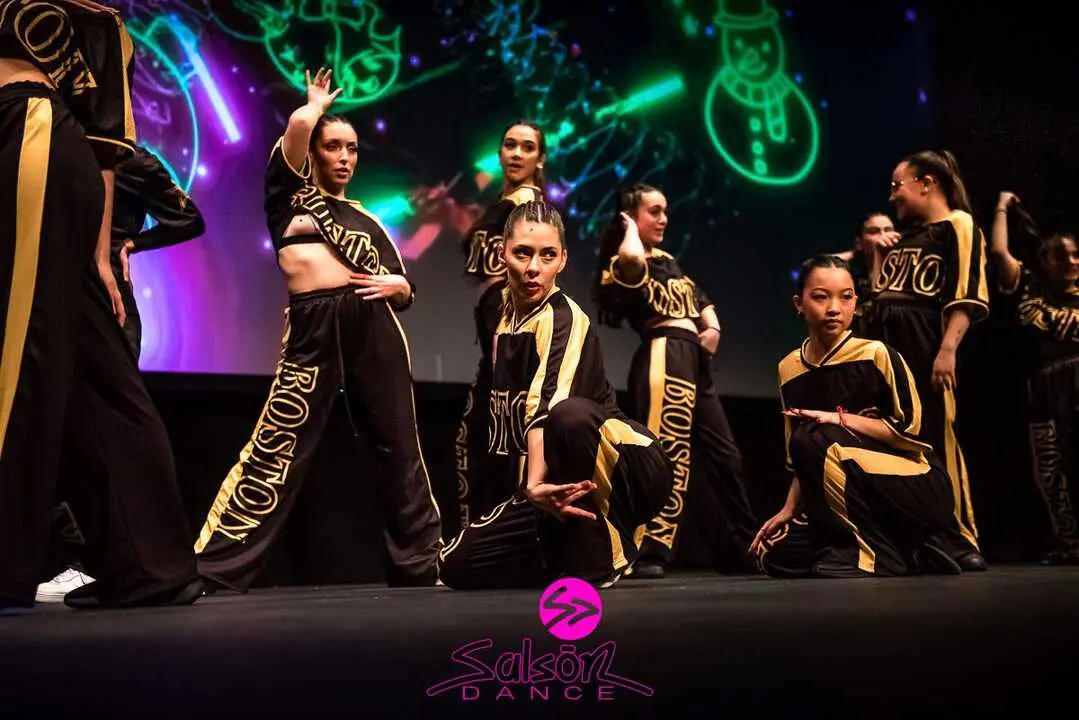 Sals&oacute;n Dance  (4)