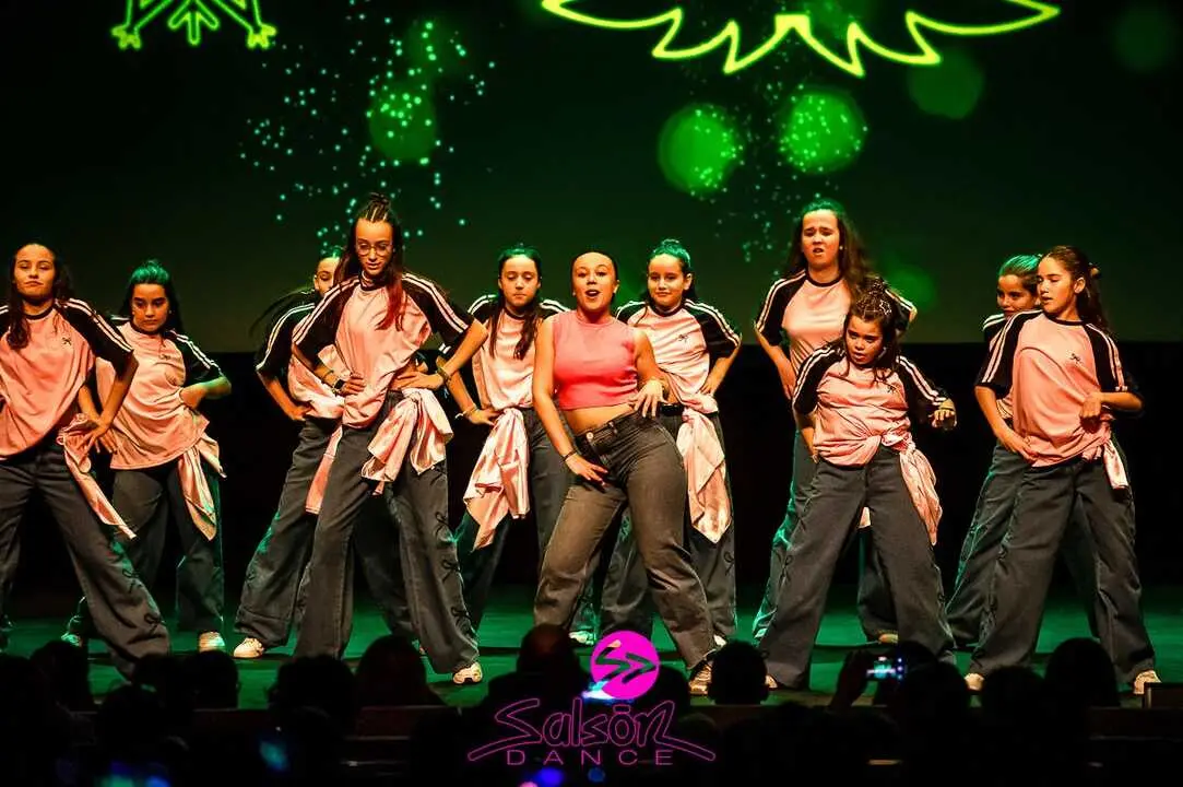 Sals&oacute;n Dance  (5)