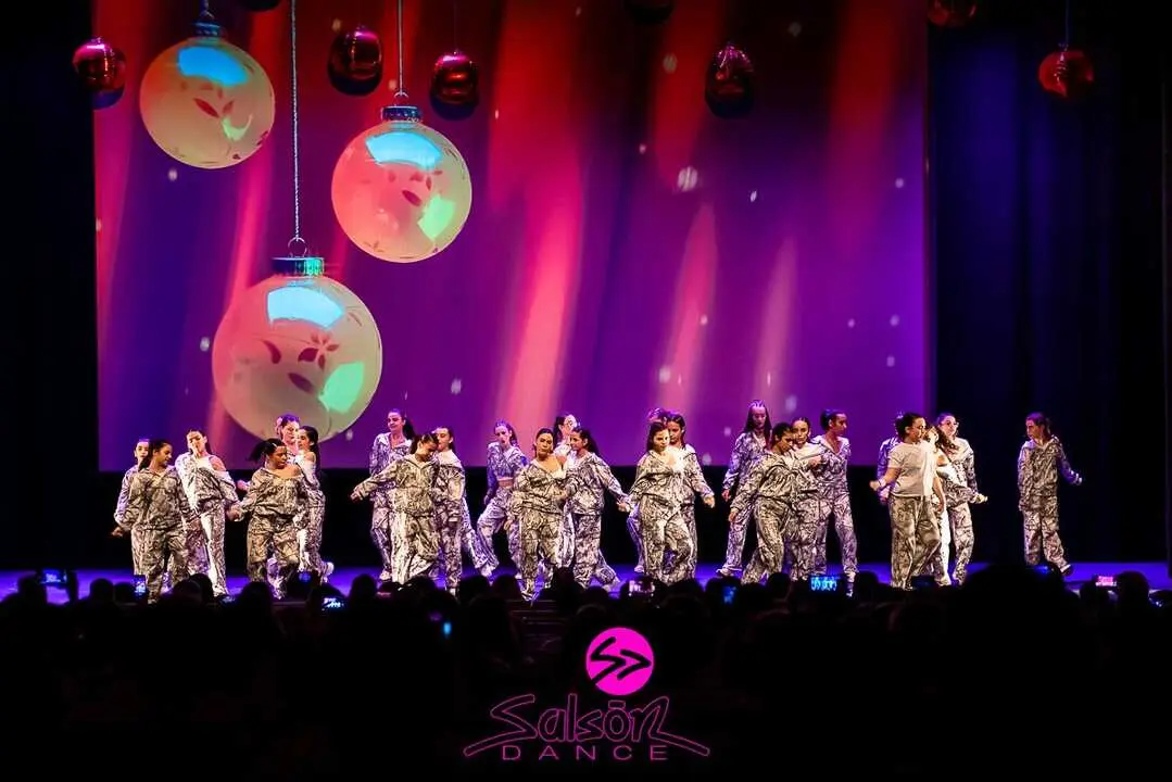 Sals&oacute;n Dance  (10)