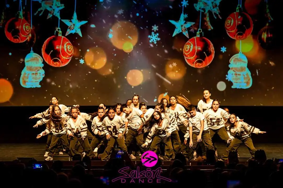 Sals&oacute;n Dance  (13)