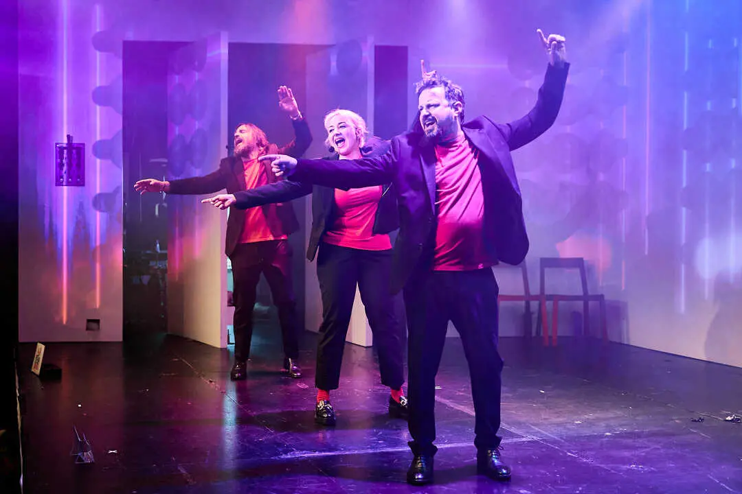 corta_el_cable_rojo (15)