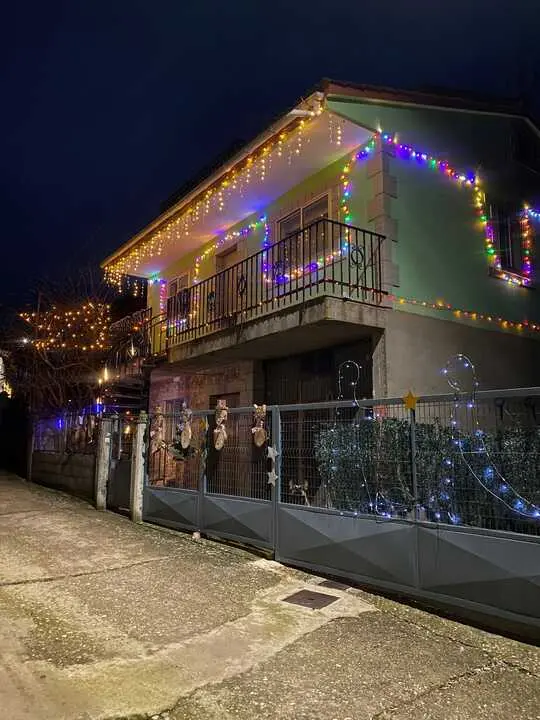 casas decoradas en Navidad en Domez (1)