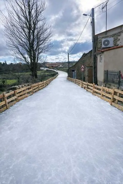 Pista de hielo en Grisuela
