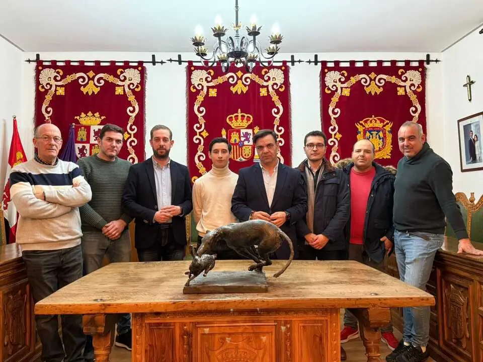 Escultor zamorano David Alonso nueva obra en &Aacute;vil a