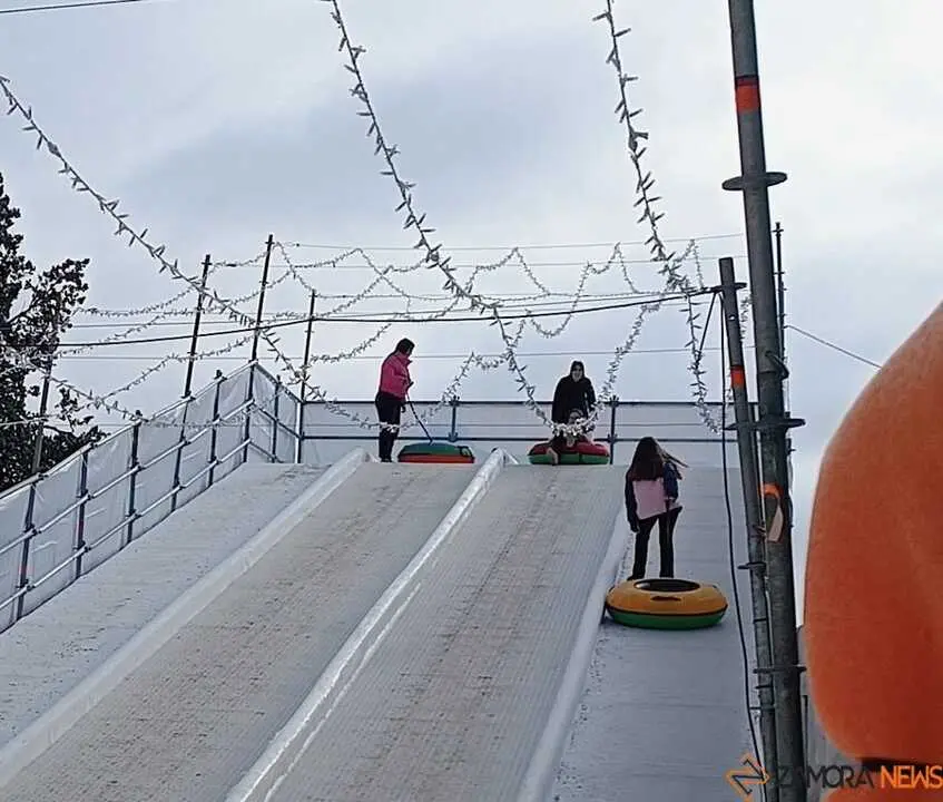 Tobog&aacute;n navide&ntilde;o Zamora -archivo