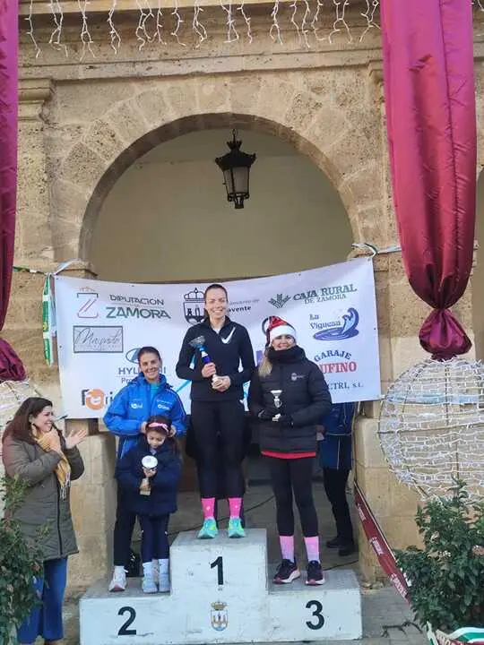 A CARACOL PODIUM MASTER A FEM.- Atletismo Benavente