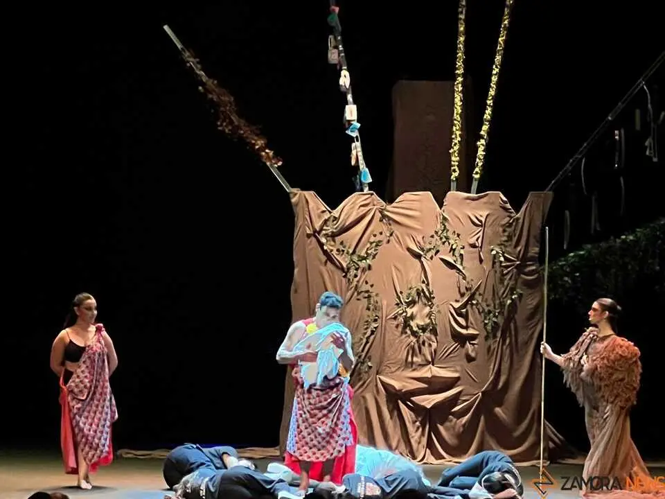 &Aacute;frica, un canto a la paz Teatro Ramos Carri&oacute;n _3