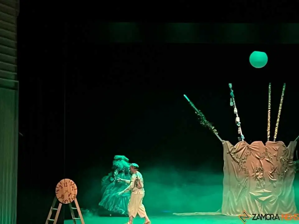 &Aacute;frica, un canto a la paz Teatro Ramos Carri&oacute;n _5